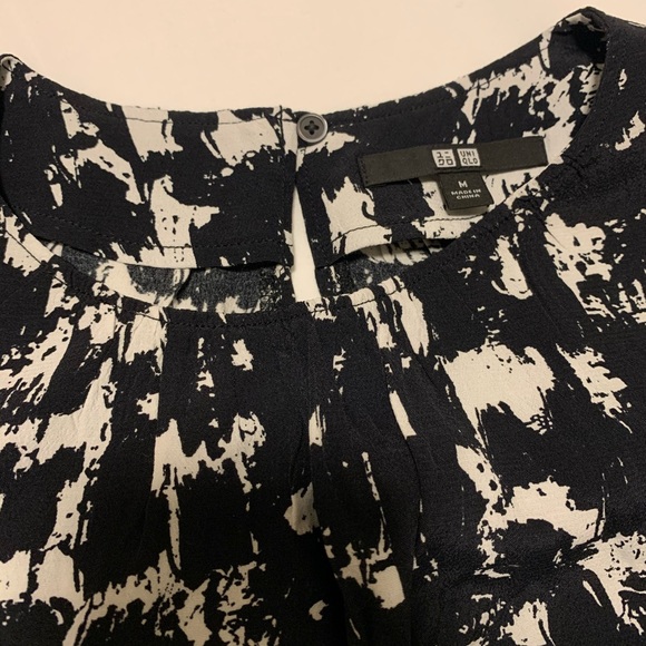 Uniqlo - Printed Sleeveless Blouse Top, Size M - Picture 8 of 9